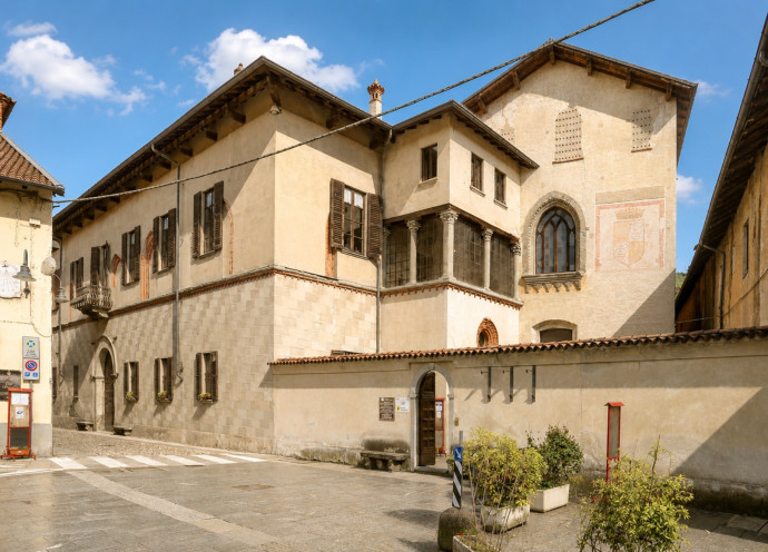 Tutta casa, letto e chiesa