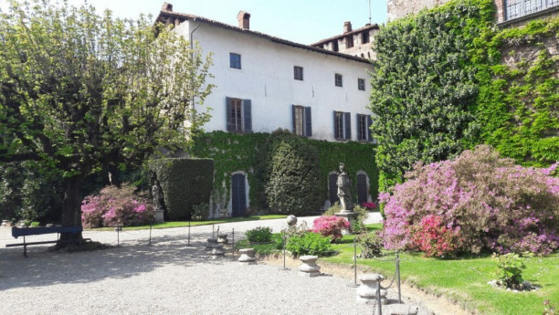 Musica alla corte dei Visconti Musica alla corte dei Visconti