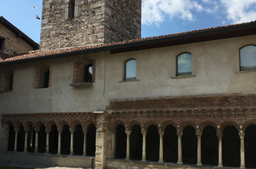 The monastic art of The Cloister of Voltorre