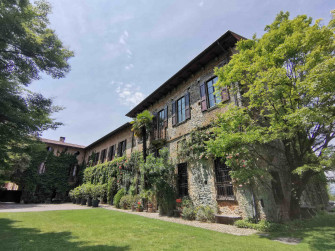 VILLA ORSI, CA’ MERA, E L’ECLETTICO BORGO DI AZZATE (VA) VILLA ORSI, CA’ MERA, E L’ECLETTICO BORGO DI AZZATE (VA)
