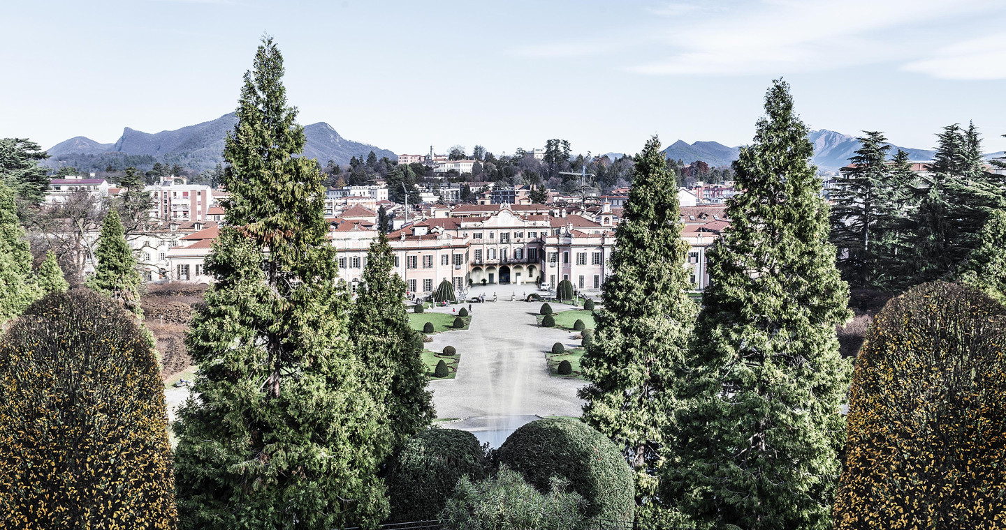 Palazzo Estense incoronato dagli alberi, Varese.