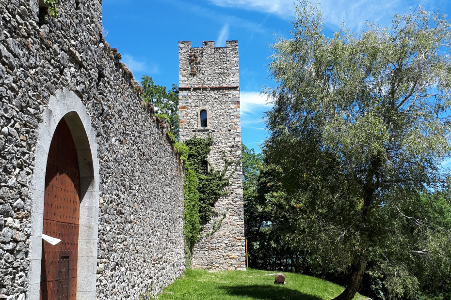 L’ingresso della Rocca di Orino