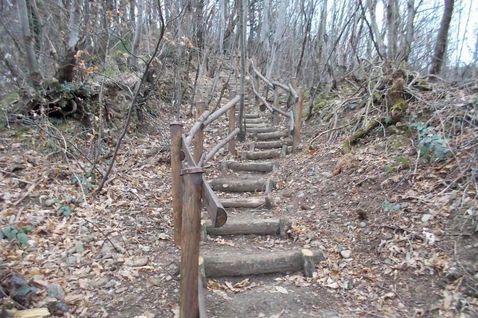 Un particolare del sentiero a gradini