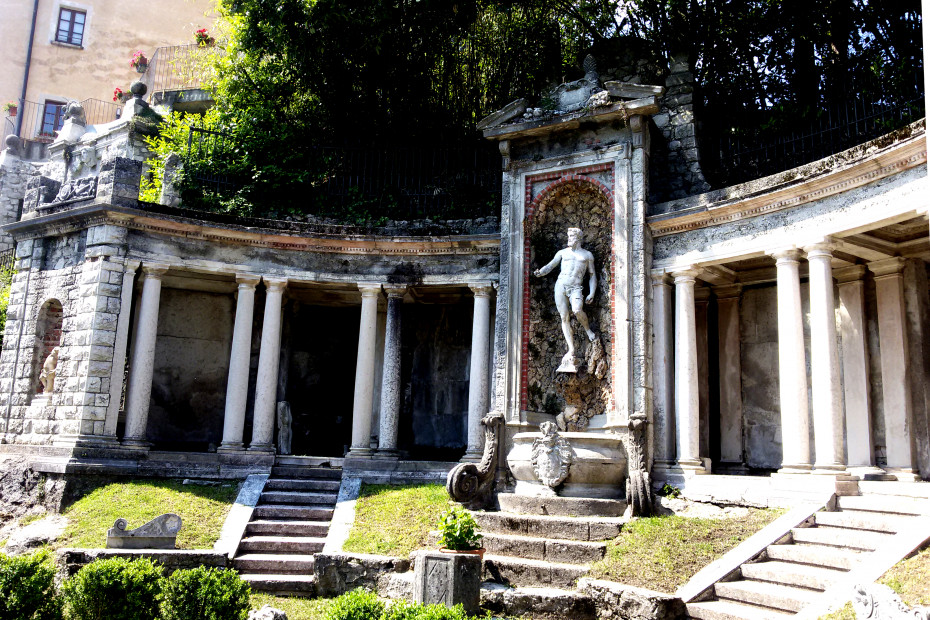 Un particolare del giardino della casa museo Pogliaghi (Ph: Insubriparks)