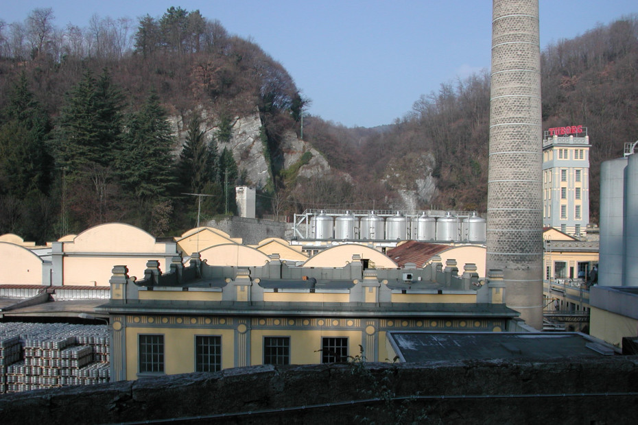 Foto panoramica della zona con annessa fabbrica (Ph: Insubriparks)