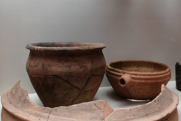 Vasi di epoca longobarda presenti all'interno dell'Antiquarium del parco archeologico